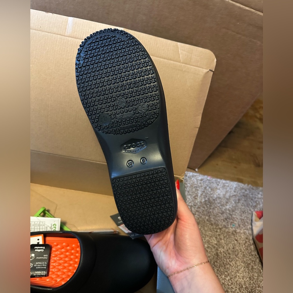 Women’s Crocs clogs - Picture 3 of 3